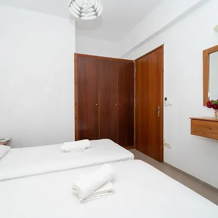 Ilias شقة ميثوني