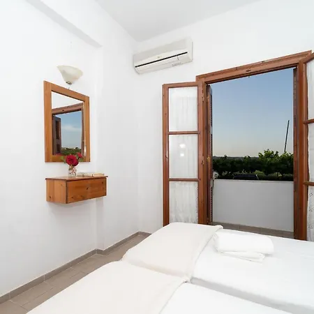 Apartament Ilias *