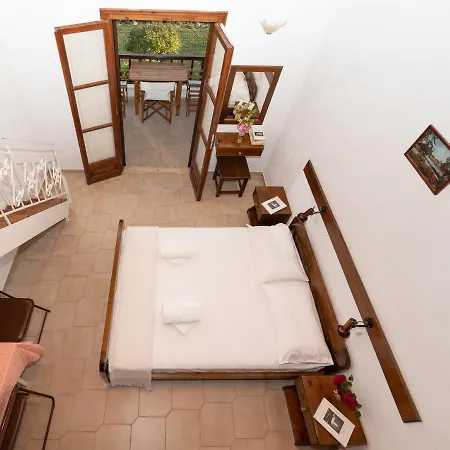 Apartament Ilias *