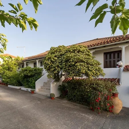 Ilias Apartament *